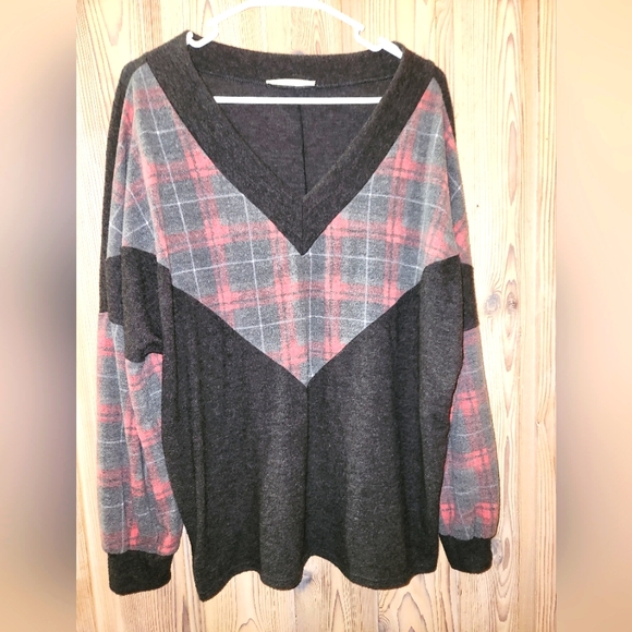 Soft long sleeve with plaid - Picture 1 of 3